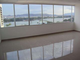 Foto 2 de Hermosa Oficina de venta en Edificio River Plaza