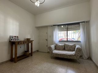 Casa en venta de 2 dormitorios c/ cochera en Centro