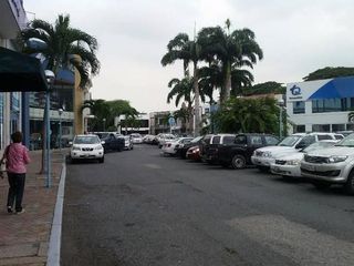 Local Comercial en Aventura Plaza norte de Guayaquil 300m2