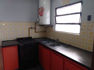 Casa Fondo en venta en Castelar Sur