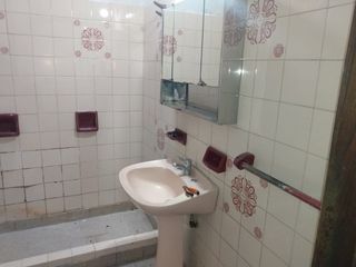 Casa Fondo en venta en Castelar Sur
