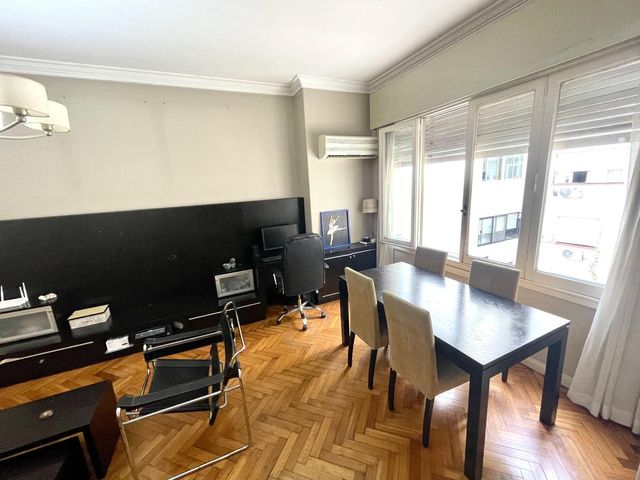 VENTA DEPARTAMENTO 2 AMBIENTES CON ESCRITORIO O DEPENDENCIA RECOLETA