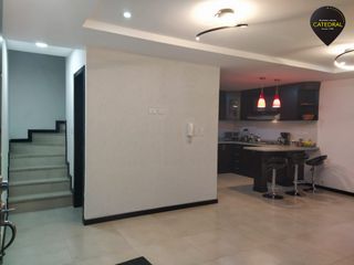 Foto 1 de Casa de venta en Av El Tejar  – código:16716