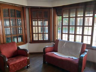Casa en venta - 5 Dormitorios 2 Baños 1 Cochera - 300Mts2 - Ringuelet [FINANCIADA]