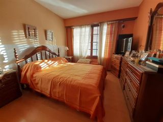 Casa en venta - 4 Dormitorios 3 Baños - Cocheras - 355Mts2 - Cañuelas