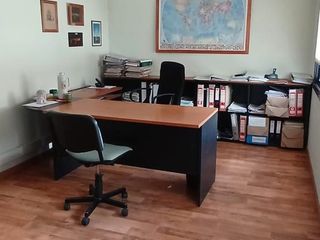 Oficina en  venta en dos plantas, en pleno centro de Neuquén
