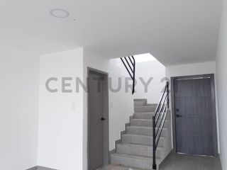 Se vende casa en la Vía Salitre, Urb. Mallorca Village