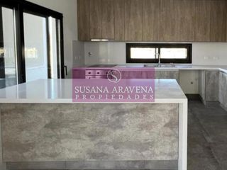 Susana Aravena Propiedades-Casa en venta Puertos del Lago Barrio Acacias