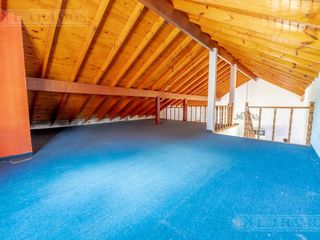 Casa en venta sobre lote de 1355m2 con zonificación CP2B. Grand Bourg, Malvinas Argentinas