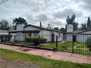 Foto 1 de VENTA-CASA 3 DORMITORIOS-PILETA VILLA DEL TOTORAL