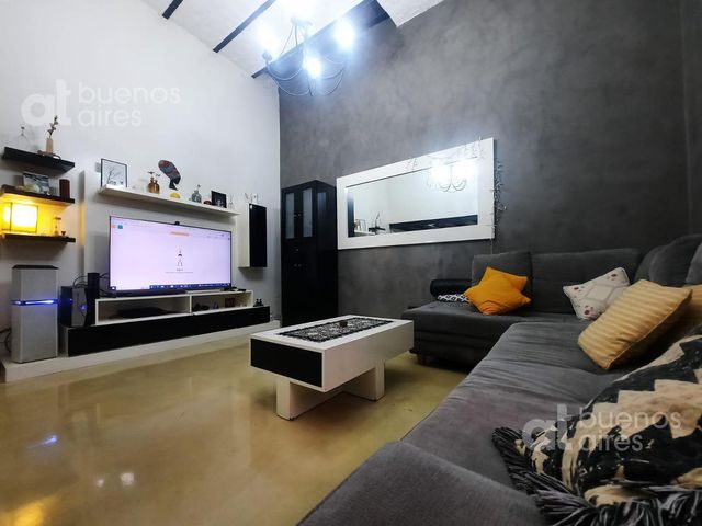 Venta de Gran PH con Terraza en Boedo. Bajas Expensas