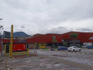 Locales comerciales disponibles dentro de Centro Comercial Plaza Solanda, la mejor Ubicación