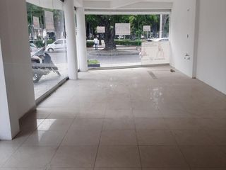 Foto 3 de local en arriendo/venta en b. colsag. Cod V2240