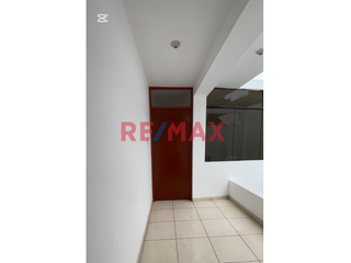 Foto 5 de San Martin  De Porres Venta De Casa Amplia E Iluminacion Natural Abundante