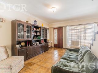 Foto 9 de Cálida casa en Lomas de Zamora con diseño funcional y entorno privilegiado