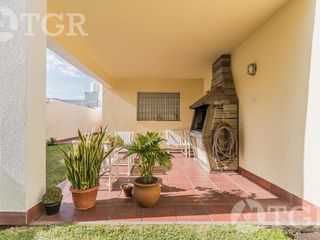 Foto 22 de Cálida casa en Lomas de Zamora con diseño funcional y entorno privilegiado