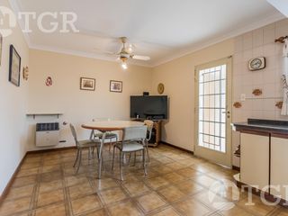 Foto 13 de Cálida casa en Lomas de Zamora con diseño funcional y entorno privilegiado