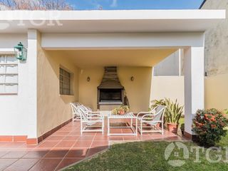Foto 24 de Cálida casa en Lomas de Zamora con diseño funcional y entorno privilegiado