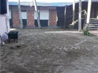 Foto 4 de LOTE DE 1000M2 CON MEJORAS SOBRE H. IRYGOYEN