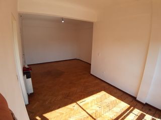 Foto 4 de Venta departamento 4 ambientes. Centro.