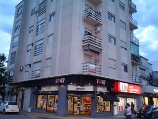 Foto 25 de Venta departamento 4 ambientes. Centro.