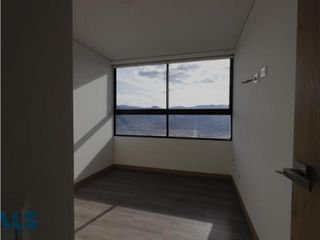 Hermoso Apartamento como Nuevo(MLS#242904)