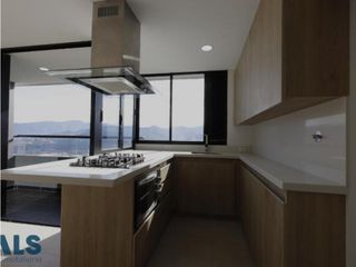 Hermoso Apartamento como Nuevo(MLS#242904)