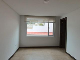Renta Departamento 3 dormitorios con terraza - Cumbayá, Urbanización Yanazarapata