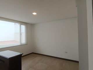 Renta Departamento 3 dormitorios con terraza - Cumbayá, Urbanización Yanazarapata