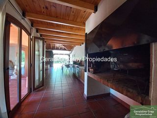 Casa de 3 dormitorios en venta en barrio Aires del Valle, calle San Luis, Cipolletti