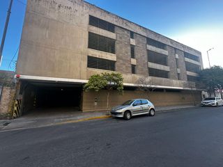 CENTRO - COCHERA CON SEGURIDAD - A metros de Casa de Gobierno !!