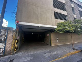 CENTRO - COCHERA CON SEGURIDAD - A metros de Casa de Gobierno !!