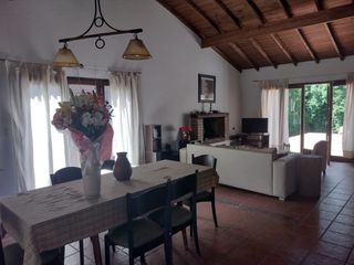 Foto 2 de CHALET DE 3 DORMITORIOS MODERNO - BOSQUE PERALTA RAMOS