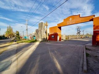 Foto 1 de VENTA Lote 300 m2 Barrio Semi-Privado &quotDistrito Moron" Maipu