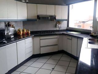Foto 8 de Departamento de venta, Quito Tenis, 300 M2, piscina, gym, áreas verdes, $189.900