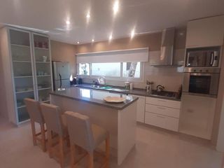 Casa a estrenar - Residencial I - Costa Esmeralda - Terminada