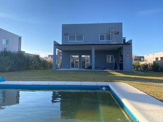 Venta casa de 4 ambientes parrilla  pileta Canning Barrio La Horqueta de Echeverria