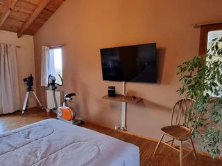 Casa en venta - 4 Dormitorios 2 Baños - Cochera - 1.008Mts2 - San Carlos de Bariloche