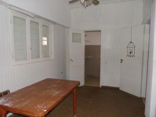 Casa en venta - 3 dormitorios 2 baños - 189mts2  - City Bell
