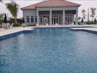 Foto 33 de Venta de preciosa casa diseño moderno en Etapa Brisana - Urb Casalaguna/ km 12 av. León Febres Cordero.