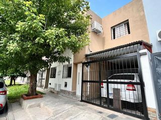 Foto 1 de Precioso dúplex de 3 dormitorios, altura Av. América al 1900, Barrio AGET