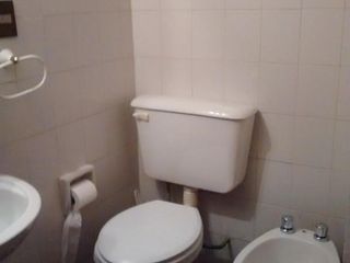 Foto 8 de Amplio departamento céntrico de 3 dormitorios con patio. Apto profesional