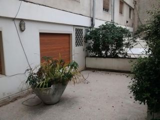 Foto 4 de Amplio departamento céntrico de 3 dormitorios con patio. Apto profesional