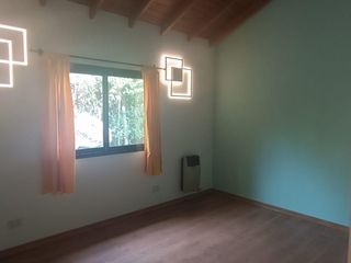 Casa en  venta o alquiler -  Bº La Arboleda -  4 ambientes  - Pileta