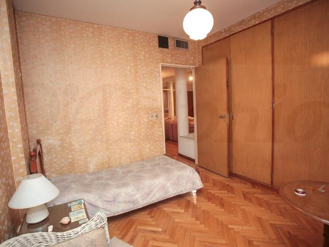 Venta- DUPLEX Semipiso 6 amb. con 3 Cocheras.- Flores
