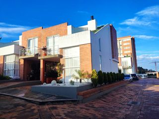 Foto 1 de casa en arriendo en reina cecilia. Cod A5363