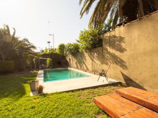 Casa en Venta Castelar con parque y piscina, 3 dormitorios
