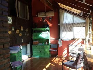 Casa en 4 Ambientes Garaje Quincho Parrilla Piscina