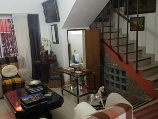 Casa en 4 Ambientes Garaje Quincho Parrilla Piscina