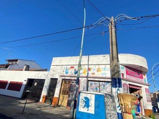 Foto 1 de PROPIEDAD EN BLOCK: LOCAL CON VIVIENDA Y DEPTO EN ITALIA  Y ALBERTI